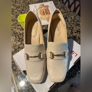 Liz Claiborne Beige Loafers with Gold Accents
